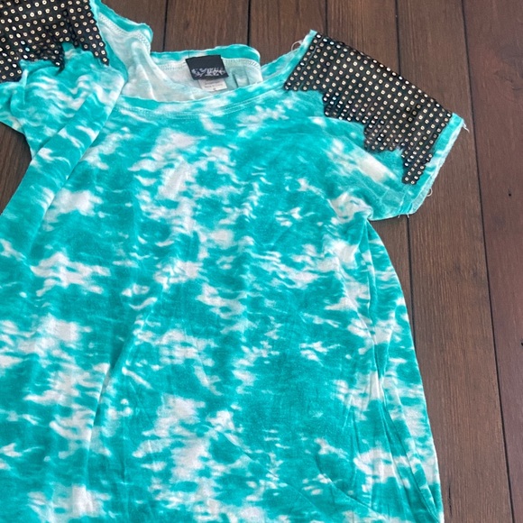 Daytrip Turquoise Tie-Dye Studded Sleeve Top size-S - Picture 5 of 6